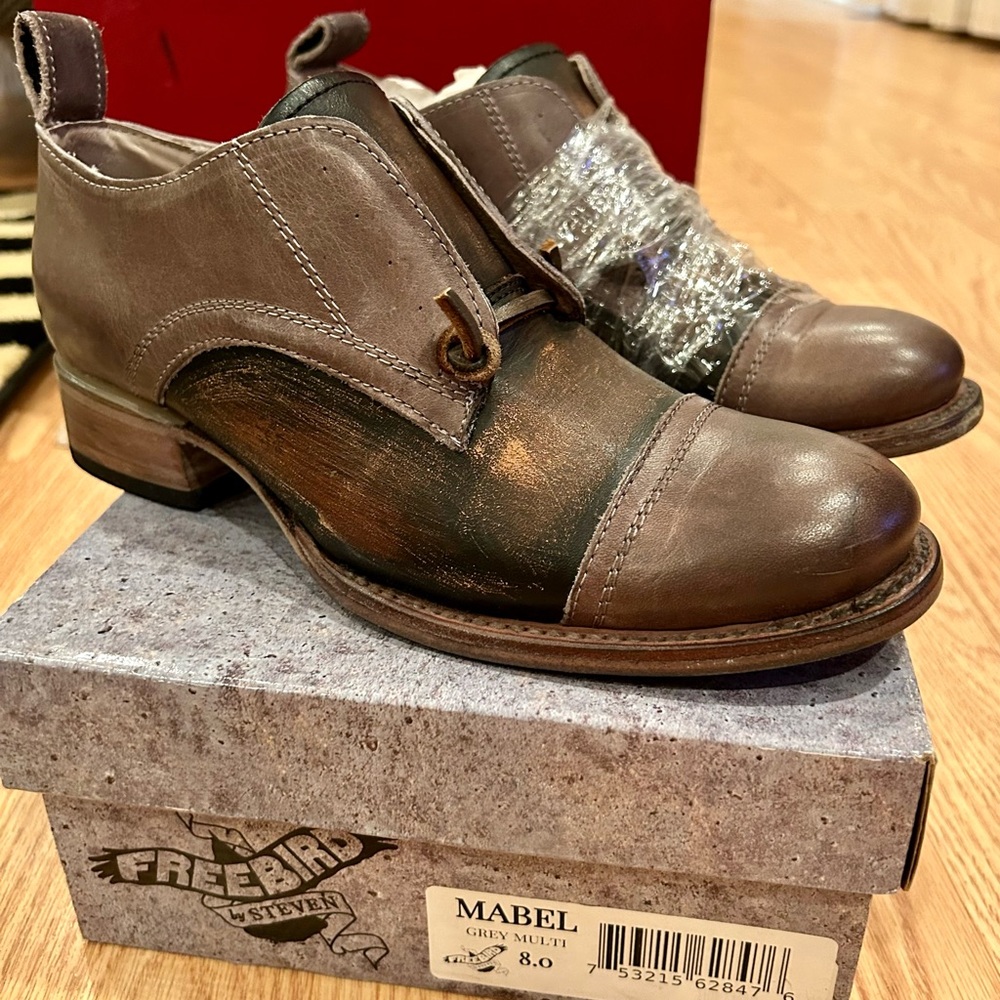 New in Box Freebird by Steven Mabel oxfords. Size 8. Perfect condition